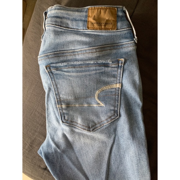 Light Wash Mid Rise AEO skinny Jeans - Picture 4 of 4